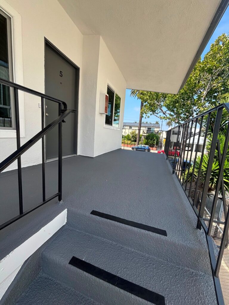 comprehensive professional painting service, exterior and interior painting, residential and commercial painting (1)