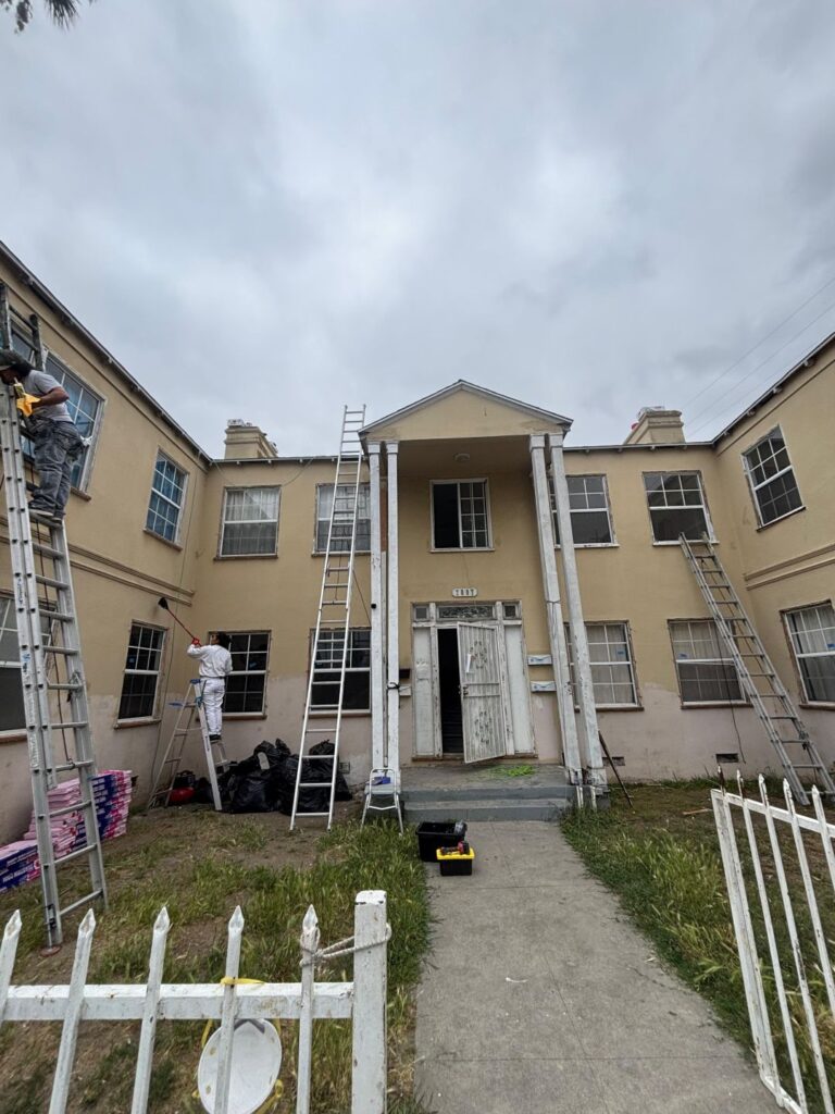 comprehensive professional painting service, exterior and interior painting, residential and commercial painting (2)